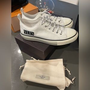 Men Valentino sneakers size 44🖤